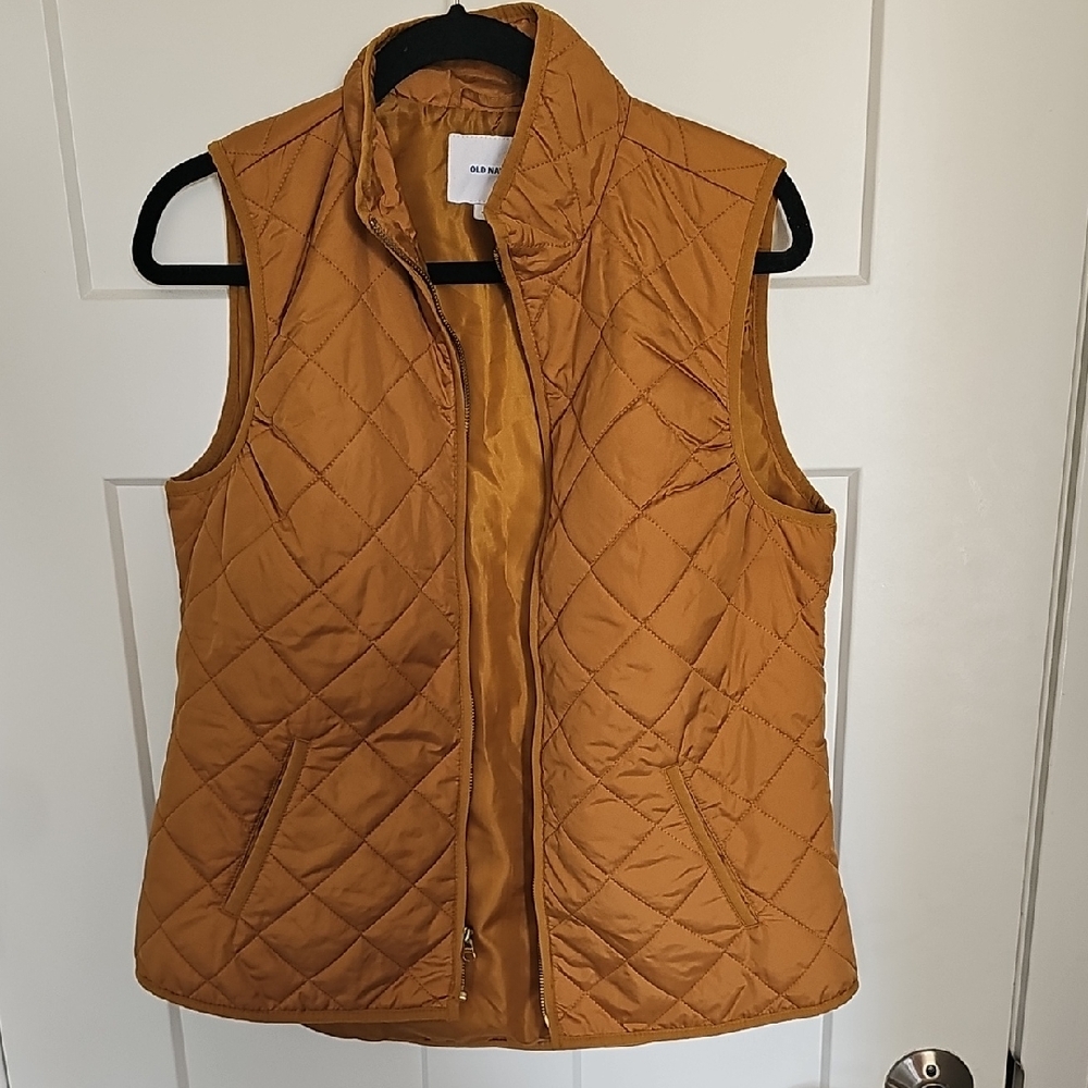 Old Navy Women's Quilted Vest in Mustard